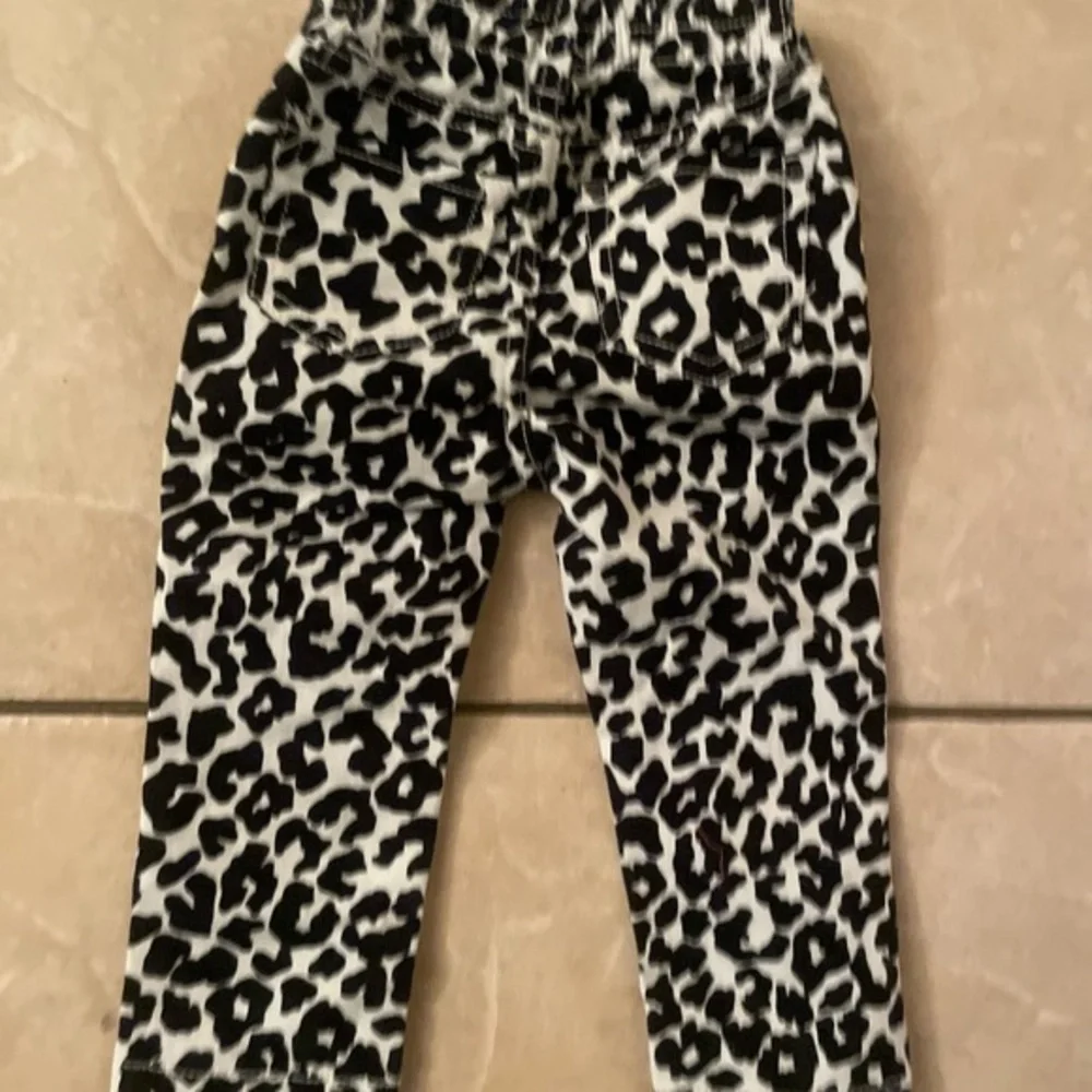 10/$20 🔥Cow‎ print pants